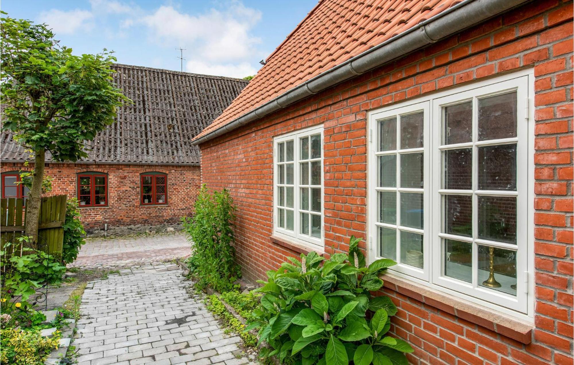 Pet Friendly Home In Hojer With Kitchen Exterior foto